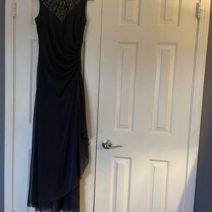 LONG DRESS CACHET gray embellished side Rushing